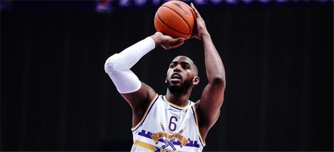 汤普森加盟广东男篮场均两双防守悍将宏远卫冕稳了