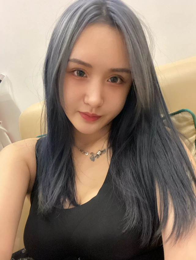快手高迪开纹身店黑暗萝莉大美开直播卖婚戒和鞋被高迪骂败家