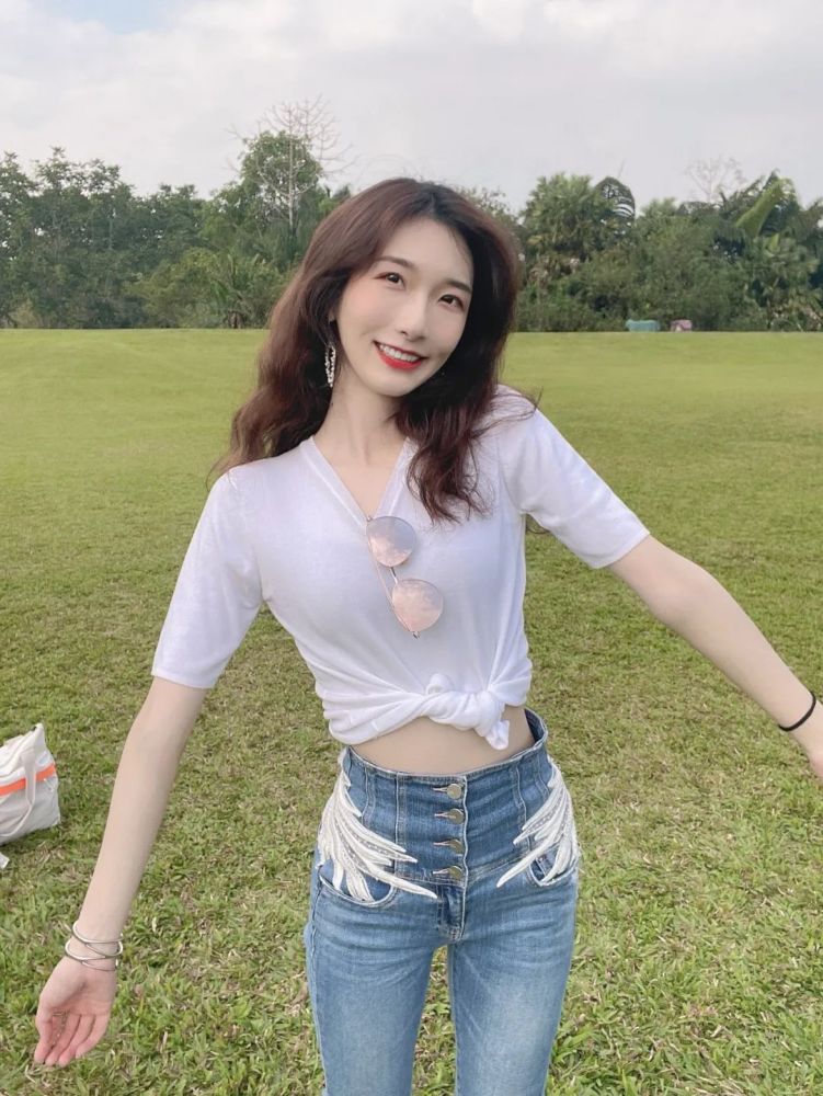 宏远啦啦队小江疏影爱舞爱猫爱健身其实她更爱徐杰