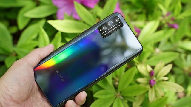 荣耀开卖旧机型麒麟8108gboled屏1699元起