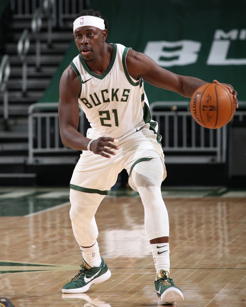 霍乐迪与雄鹿达成协议,将以4年1.6亿完成顶薪续约_腾讯新闻