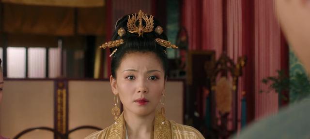 刘娥这次一回来就被皇上册封为德妃,跟随她的宫女婉儿也被册封为婕妤