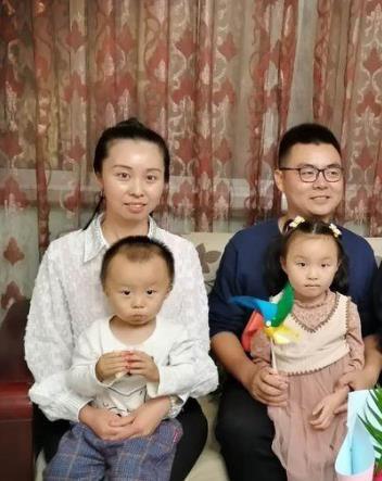 尽管这个名分上的姐姐有房子,郭威自己什么都没有,郭威依然没有任何