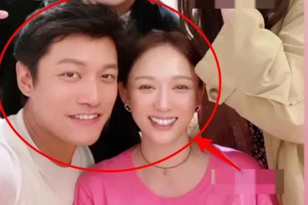 陈乔恩艾伦接吻庆生照,两人甜蜜接吻出镜超恩爱