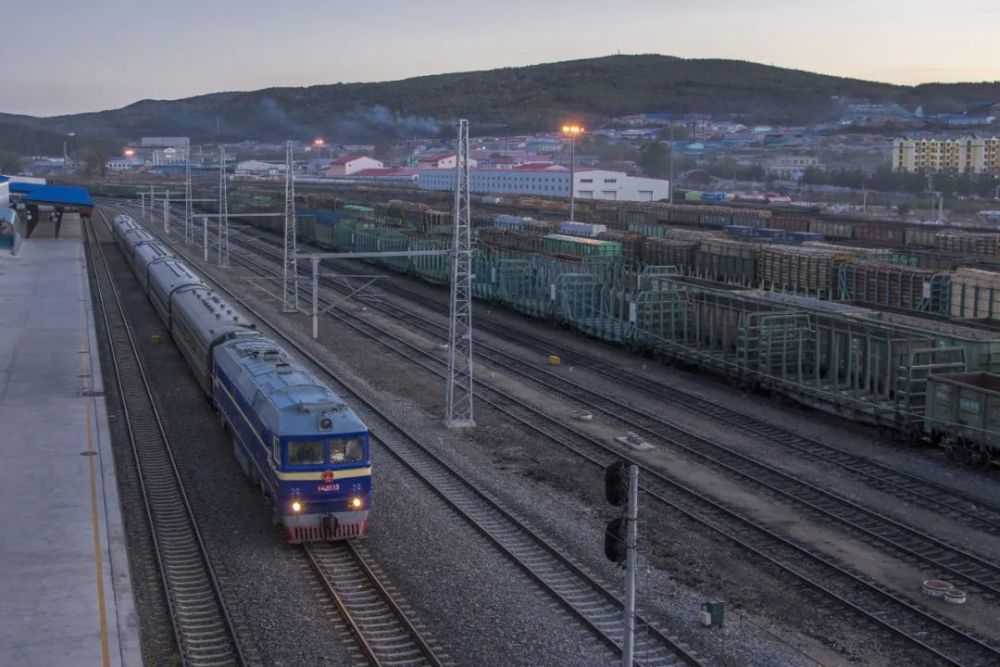 在东北的土地上来一趟绿皮火车之旅