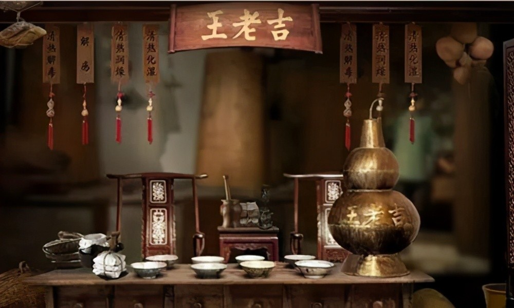 东莞小伙把凉茶做成中国第一饮料却因行贿成在逃犯潜心修佛