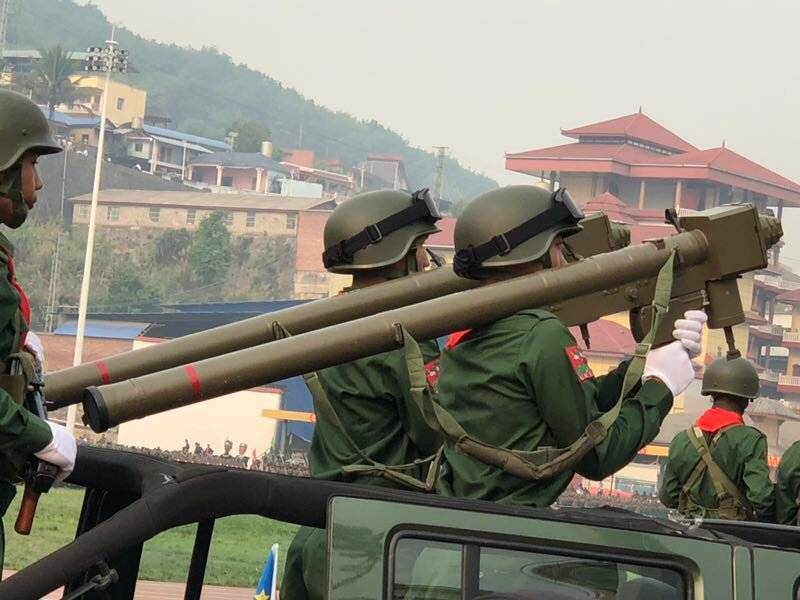 14.财致部副部长李岩伍同志调任 418 旅旅长,进候补中央委员.