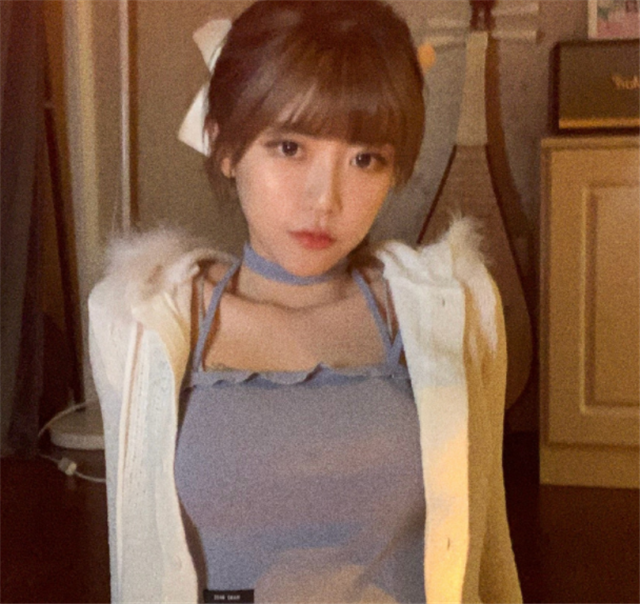 周淑怡终于履行承诺发出几张模糊不清的图粉丝却直呼自己好了