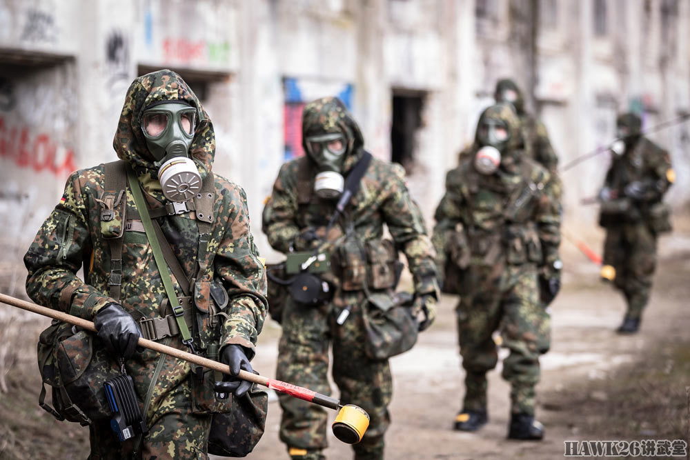 德国空军防化部队战术演练一切按实战标准废弃化工厂成最佳地点