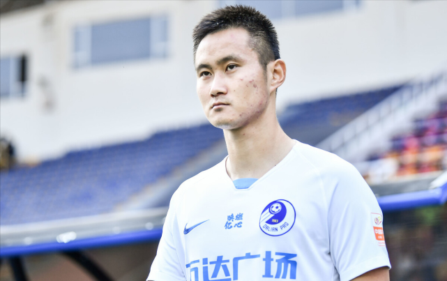 李建滨重返成都成都球迷爷青回大连人后防线又失一老将