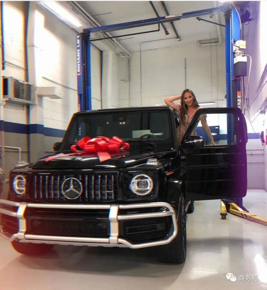 比弗利亚裔网红富二代炫富画风太卡戴珊了