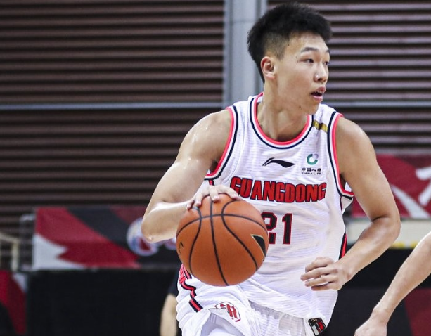 广东胜北京!四人受伤,汤普森低迷,赵睿 胡明轩救主,张昊凉凉