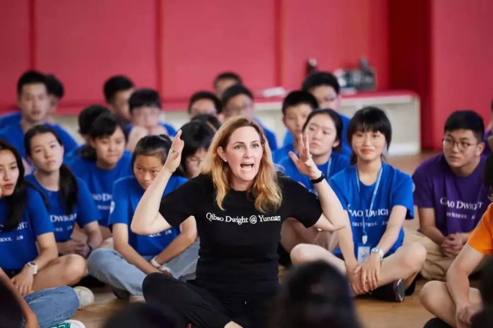 上海七宝德怀特高级中学美方校长龙梅:发现人迹罕至的路_腾讯新闻