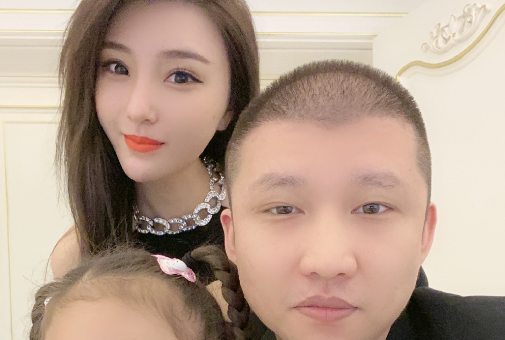 二驴感恩平台,称自己是"小学没毕业的盲流子",命好才做了网红