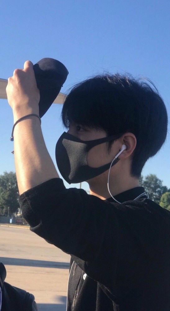 肖战壁纸头像每次听到你的名字都是一次心动