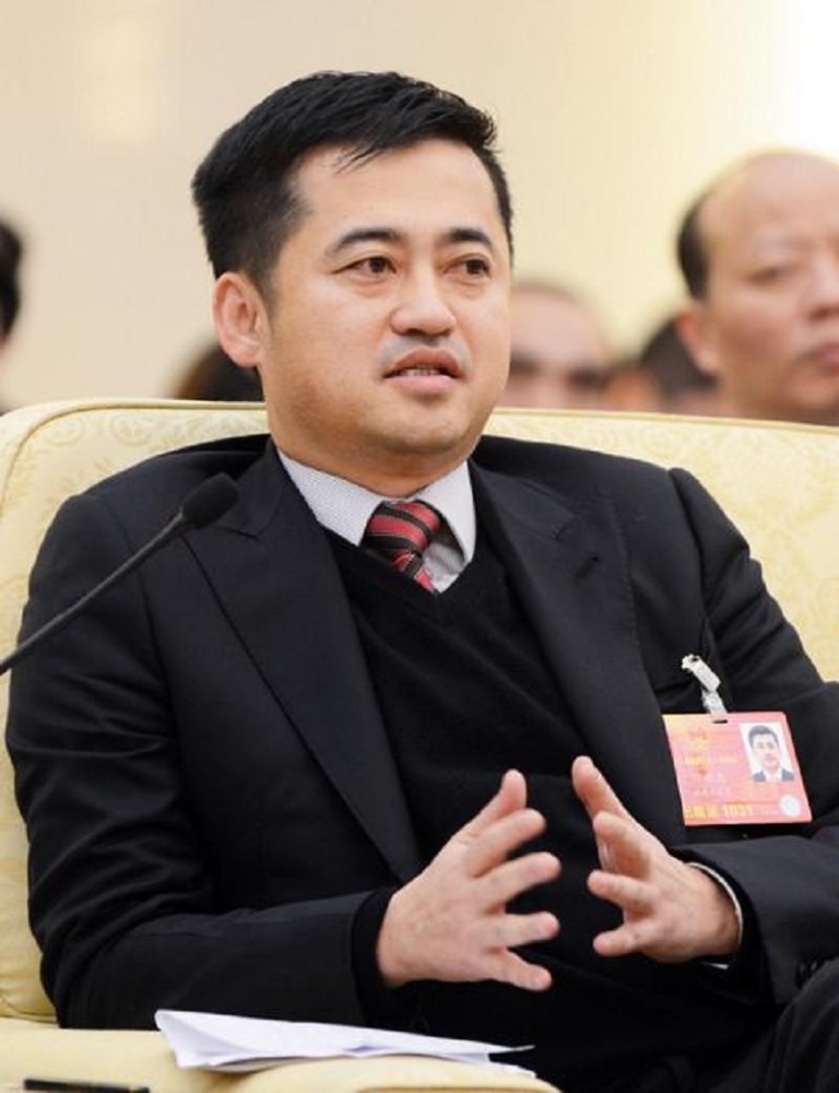 安踏创始人丁世忠17岁辍学北漂靠卖鞋打造出百亿身家