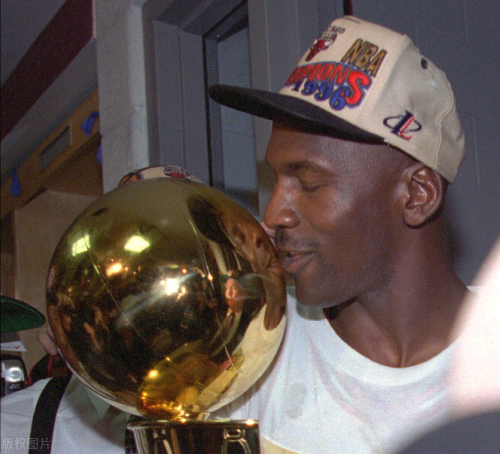老球迷：NBA五次最佳一阵能进名人堂吗？