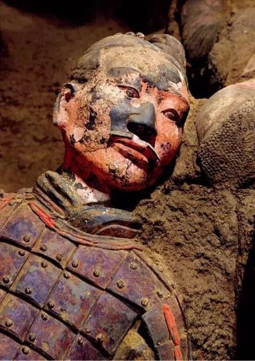 一组照片看秦始皇兵马俑原来是彩色的