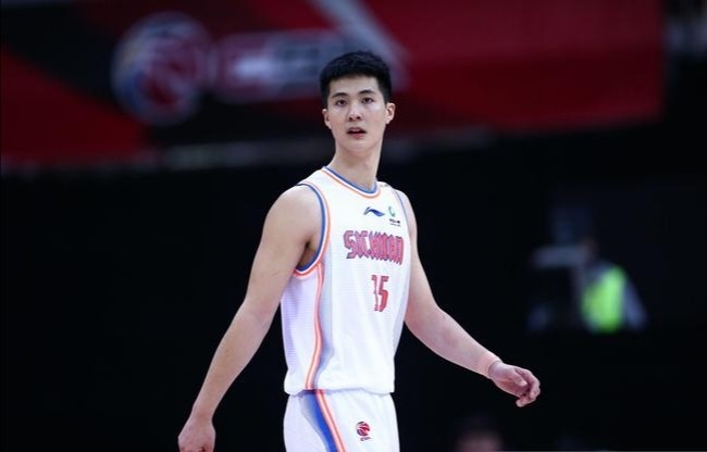 久违了又帅又能打的朱松伟