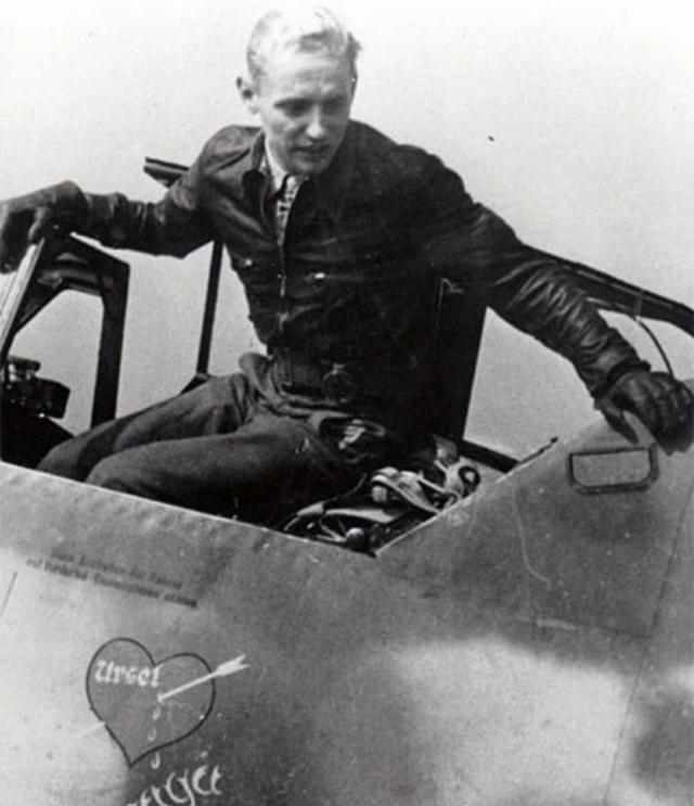 二战德军飞行员哈特曼:4年击落352架敌机,一直活到1993年