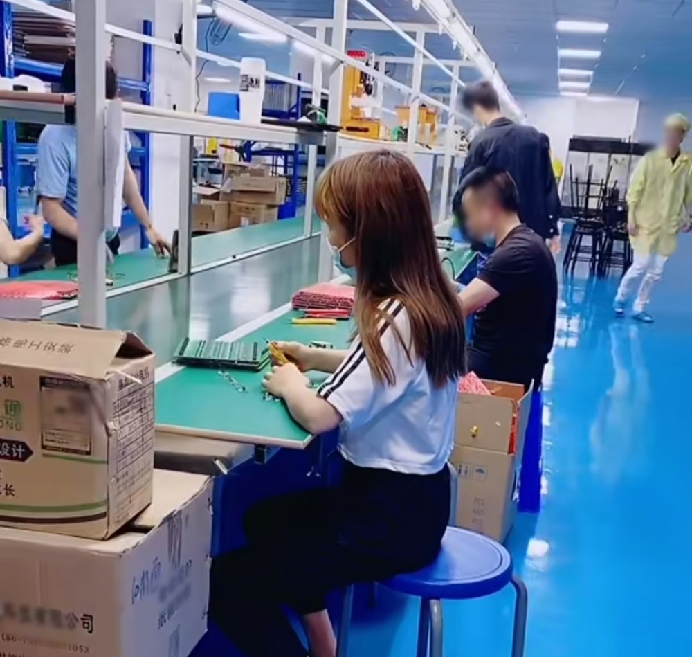 深圳打工员工刚办好入职手续来车间转了一圈就跑路了