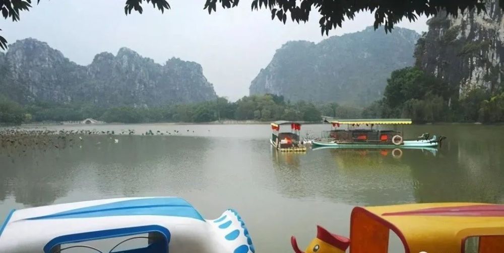 龍珠湖風景區是一個山,湖,洞,寨連成一體的風景區.