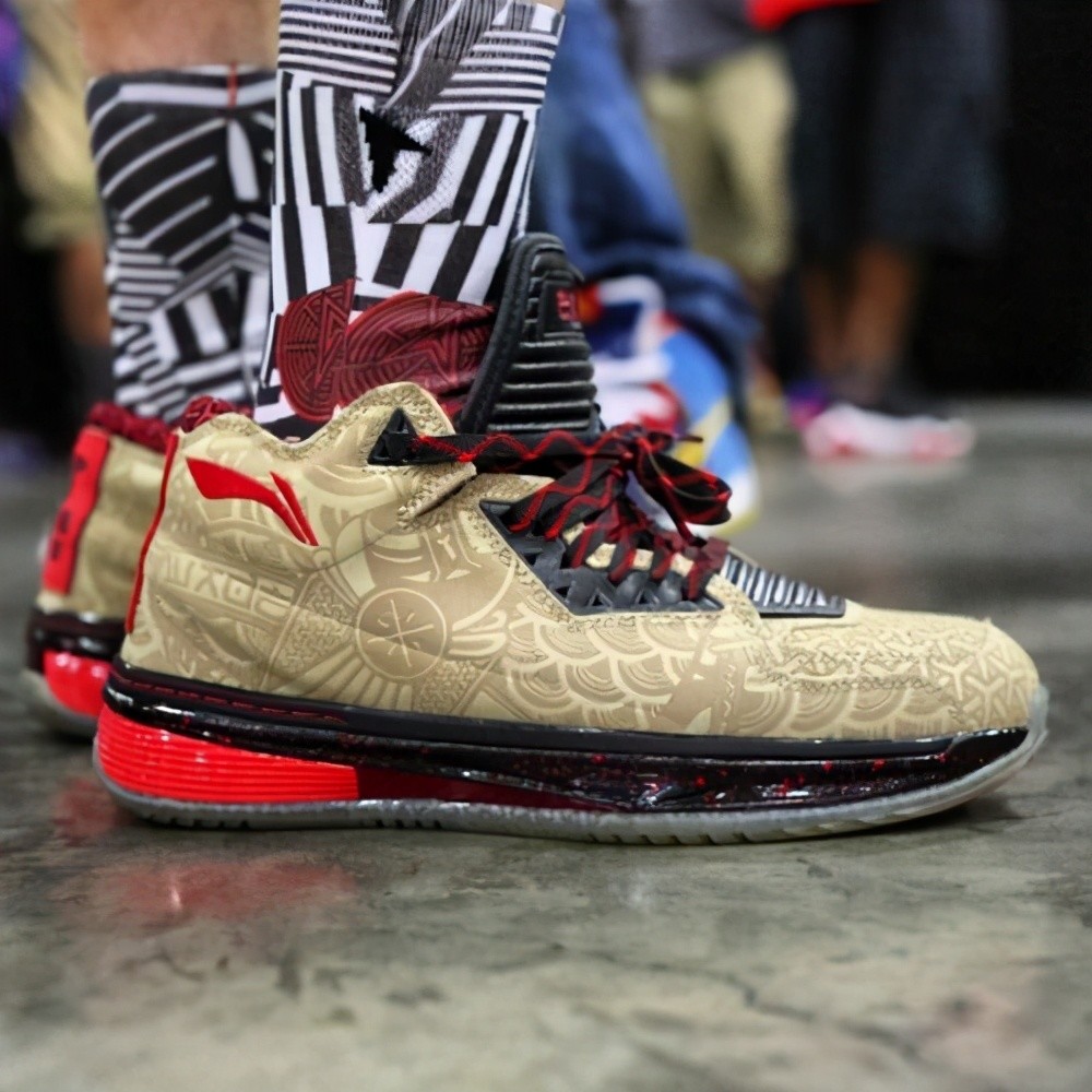 数创出品1499的李宁鞋炒到了49999这算爱国吗