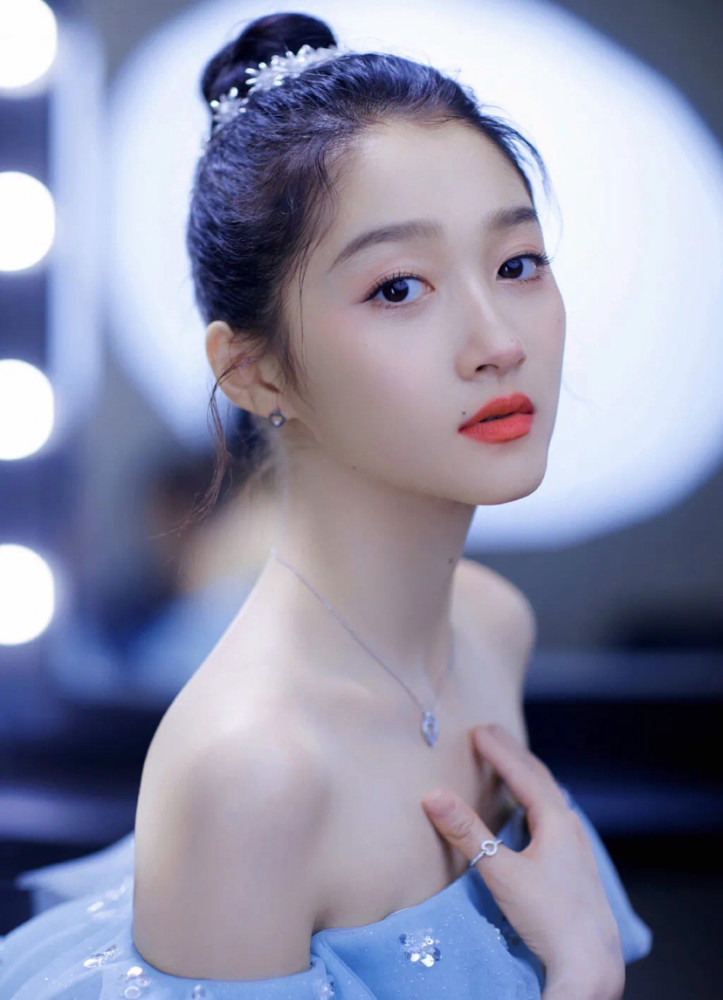 超甜爱豆关晓彤|我的女孩需要的是指点,而不是指指点点_腾讯新闻