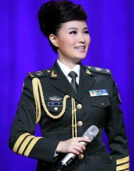 她是首位博士级的歌唱家曾登春晚12次今41岁感情成谜