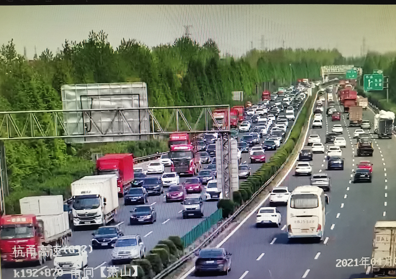截至5日下午2点30分:g25杭新景高速杭州方向2375k-2394k,2410k-2414k