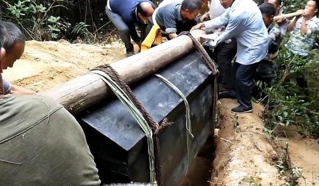 北大教授提议恢复土葬火葬是将人当垃圾处理缺乏人文关怀