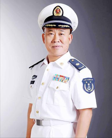 7岁嘴歪,27岁"骗"美娇妻,演一辈子丑角的杜旭东背景不简单_腾讯新闻