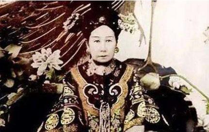 慈禧太后年轻时彩色老照片丹眉凤眼相貌如出水芙蓉
