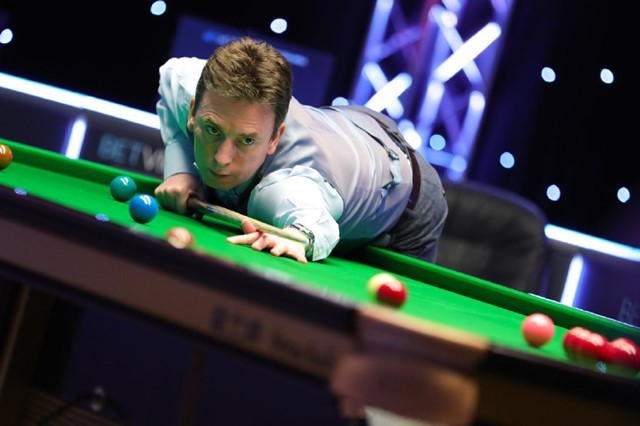 斯诺克诞生大逆转名将52领先遭业余球员翻盘赛后一脸失望