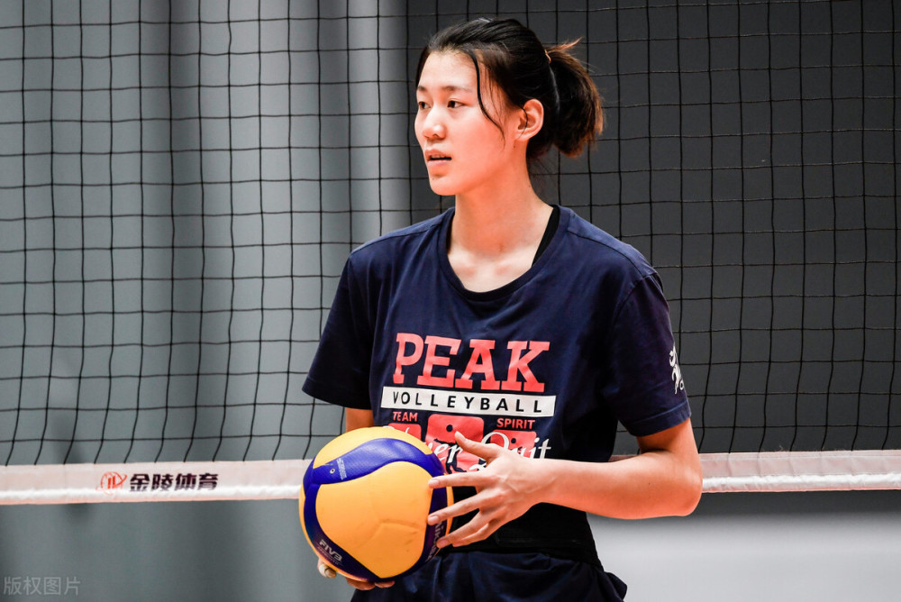 天津女排今日战弱旅12人大名单曝光联赛冠军功臣落选