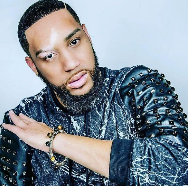 此外,昆顿·塔弗还出演了麦当娜的《 like a praye》mv以及真人秀节目