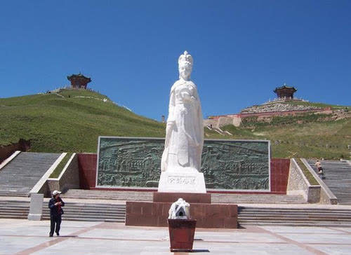 历史上的吐蕃是一个强盛到可以和唐军抗衡的国家,但它同样也随着唐朝