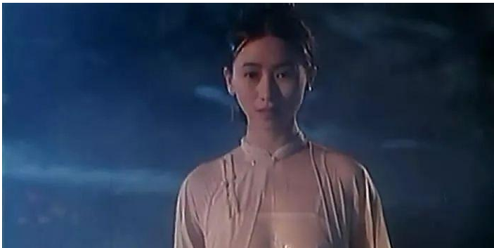 52岁翁虹晒出健身美照年龄挡不住的魅力风采不减当年