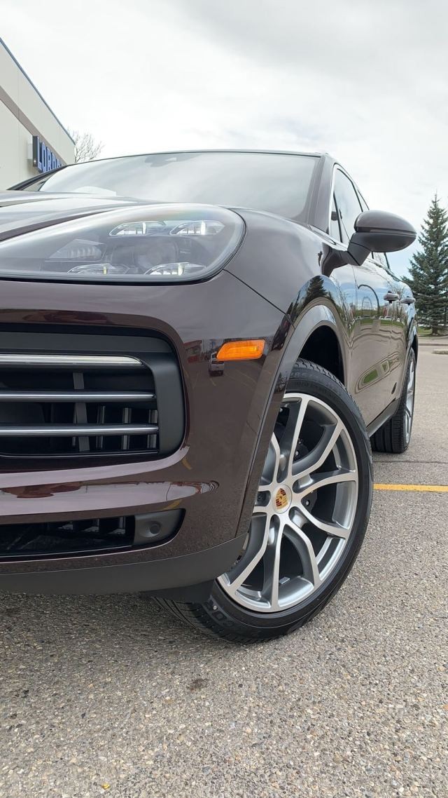 全新保时捷卡宴国六2021款桃红木配色介绍