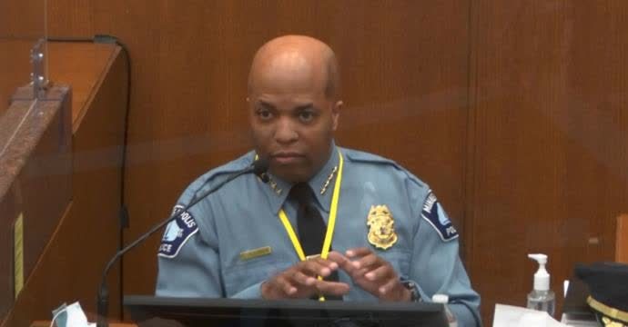 美国明市警察局长前警察肖万对弗洛伊德的行为是完全不当的