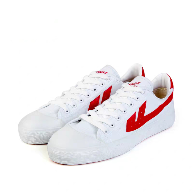 几十年的老品牌回力,经典款式一样招人喜爱|帆布鞋|老爹鞋