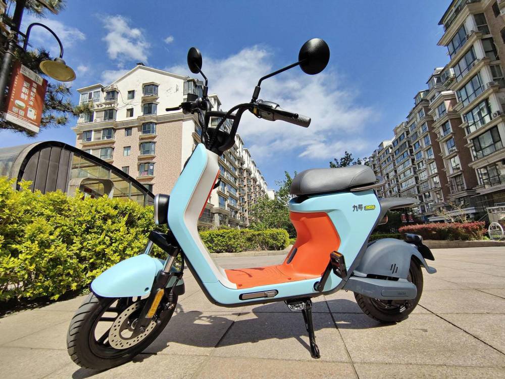 电动自行车添新宠智能迅捷长续航国货精品小米生态链九号电动自行车