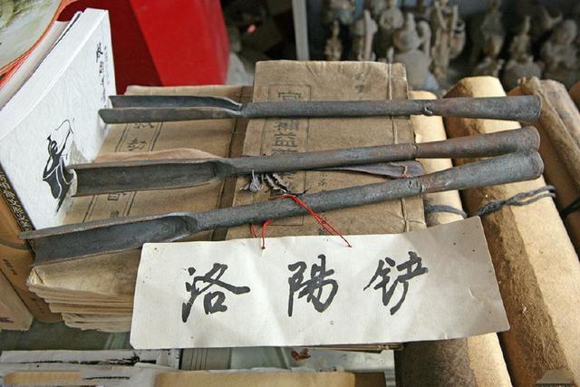 洛阳铲的由来你知道吗传言有4种个人认为是盗墓贼最先叫的