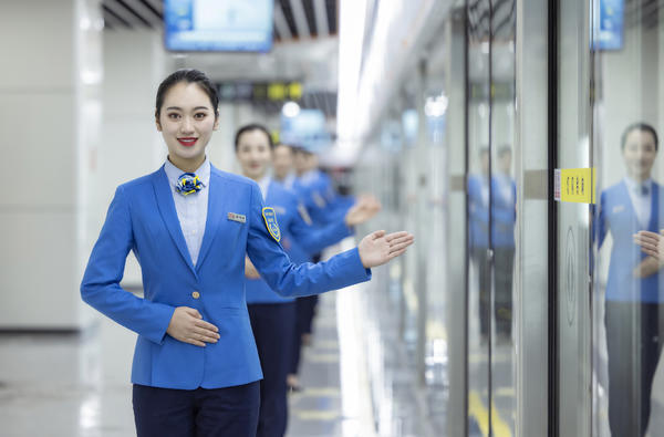 郑州地铁员工服装照片图片