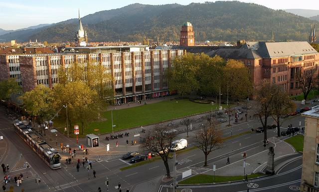 开创德国二战后奇迹!从千疮百孔到奇迹复苏,他救德国于水火