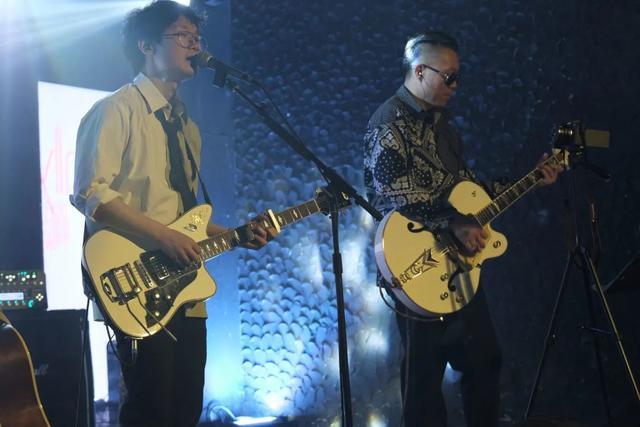 鞠起与氪元素乐队2021 "火花"专场演出天津站圆满完成