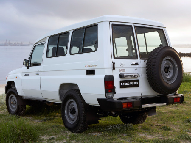 豐田lc78屬於陸地巡洋艦(land cruiser)系列,從1984年生產至今,外觀