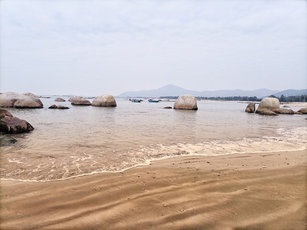 金厢银滩春意浓
