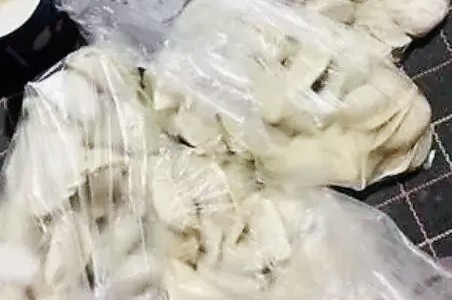 刚包好的饺子 直接放冰箱就 废了 学会这一招 饺子不粘连不裂口