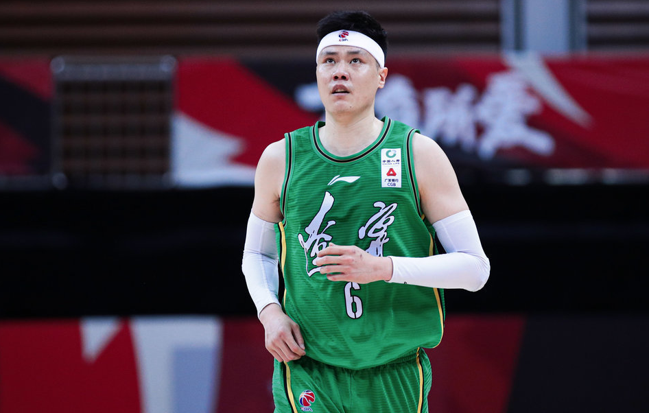 辽宁男篮提拔163新星杨鸣为季后赛做准备一人或被踢出大名单